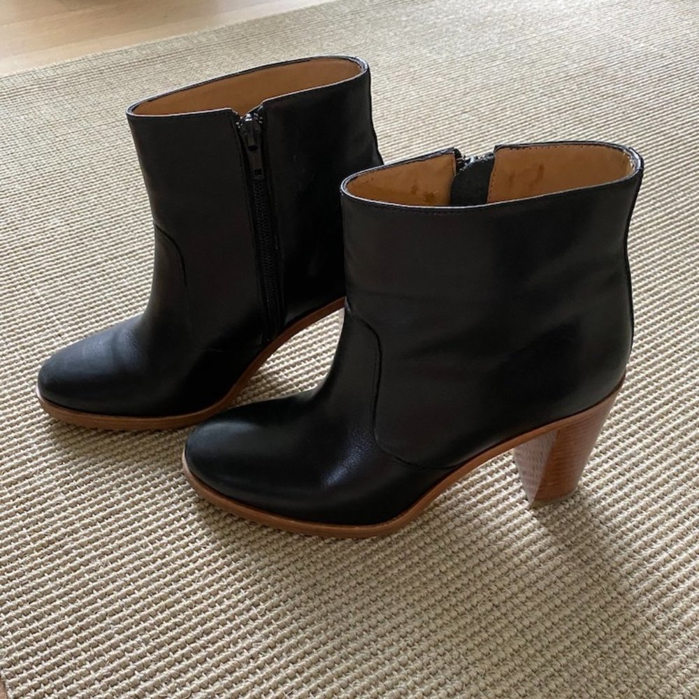 A.P.C. Black Leather Boot Size 37